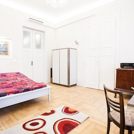 N40 By Small Home Budapest Extérieur photo