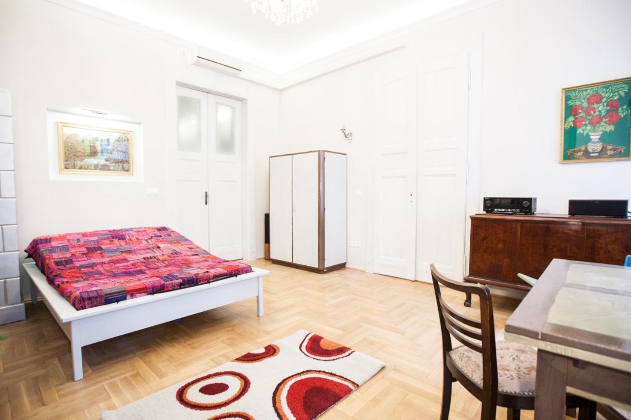 N40 By Small Home Budapest Extérieur photo