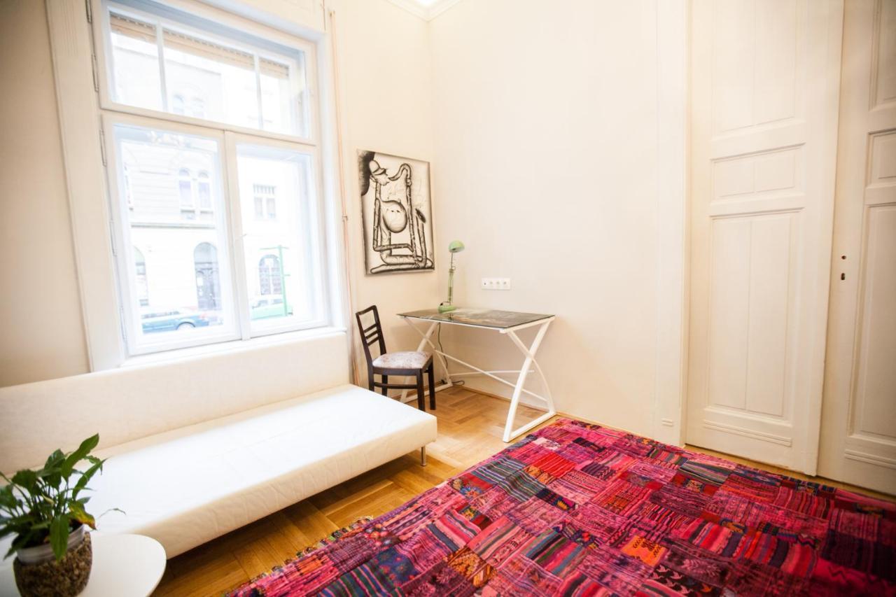 N40 By Small Home Budapest Extérieur photo